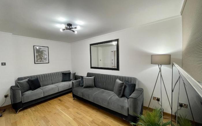 Deluxe Camden Apartment