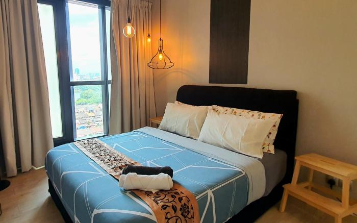 MCity 1 BR designer suite with KLCC lake view