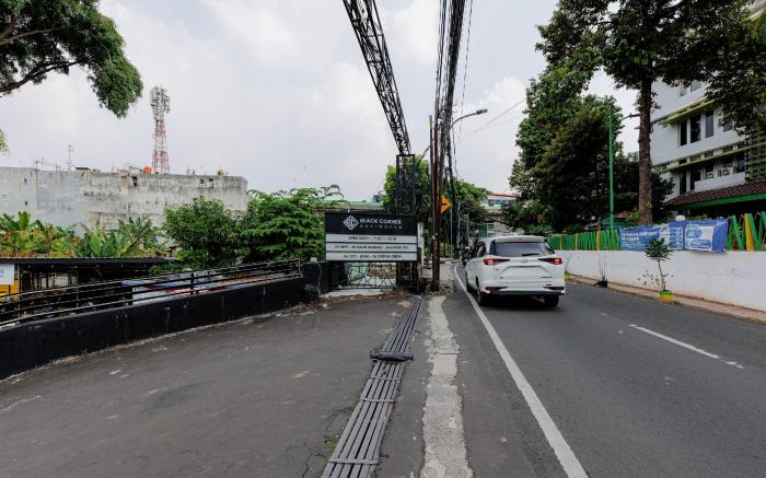 RedDoorz Plus near Kebayoran Baru Blok S