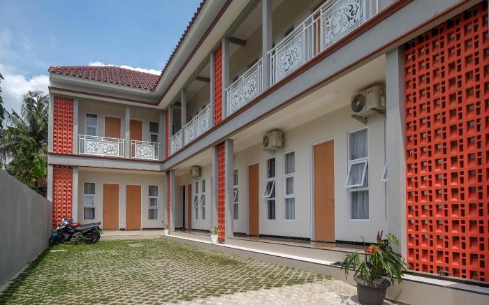 RedDoorz Syariah near Universitas Tidar Magelang