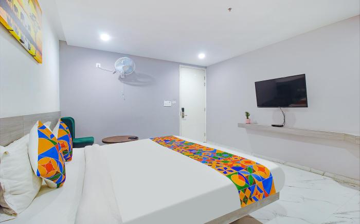 FabHotel SSR Fern Suites - 100M from GSM Mall Madeenaguda
