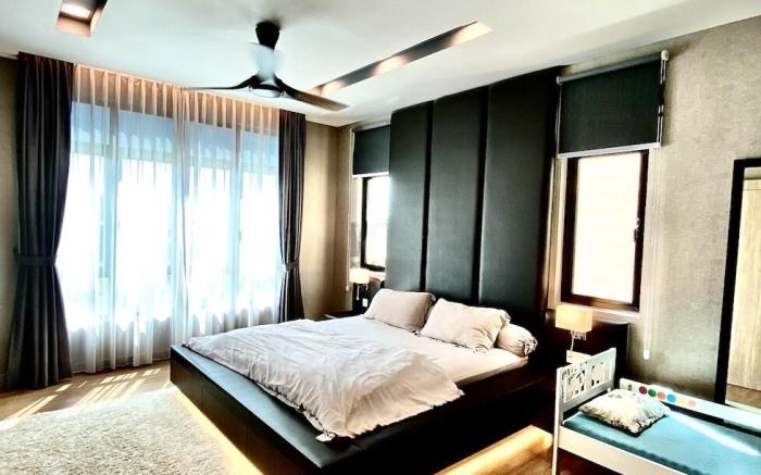 Batu Ferringhi Luxurious Modern Designed 5BR House
