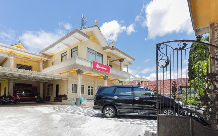 RedDoorz Plus @ Villa Bontes Batu