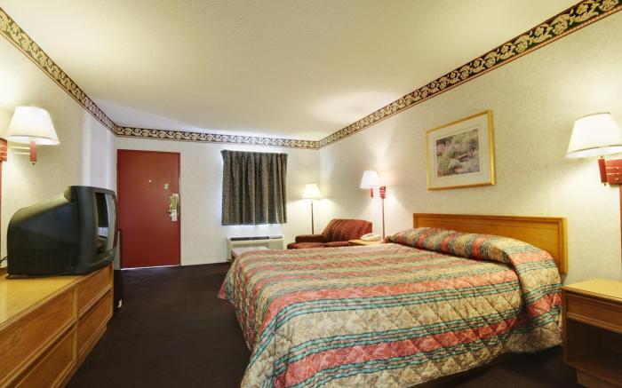 Americas Best Value Inn & Suites Macon at Eisenhower Pkwy