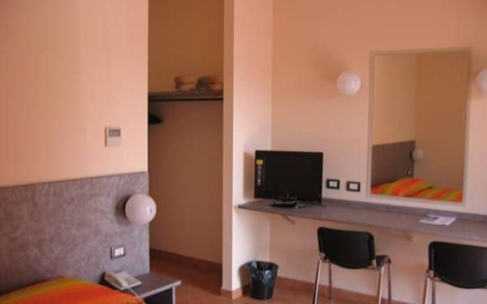 AutoHotel