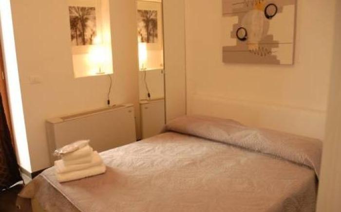 B&B Mini Hotel Incity-close train station and port-