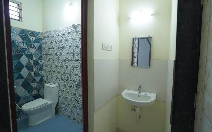 Guest House with parking in Chennai