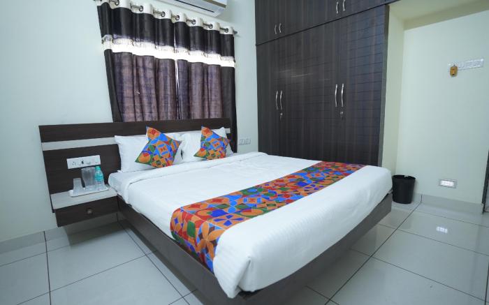 Guest House with parking in Chennai