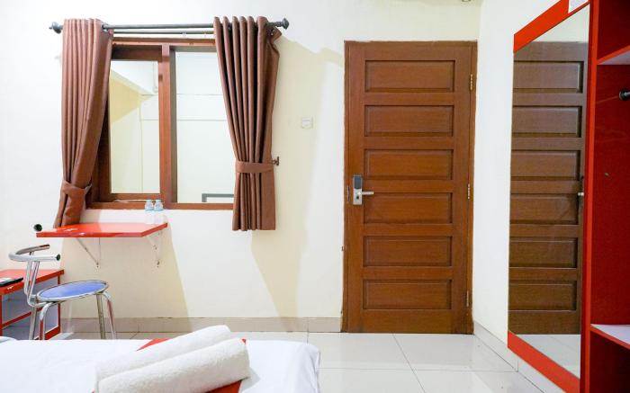 RedDoorz @ Buah Batu 5