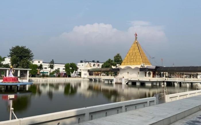 Raja Guest House, Near Railway Station 