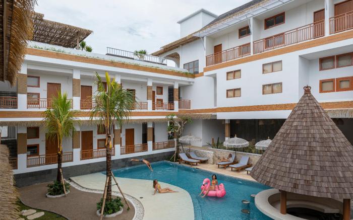 Roomates Surf Camp Canggu by Ini Vie Hospitality