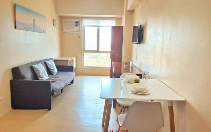 Heart of the City Centrio Tower 1BR Netflix +Wifi