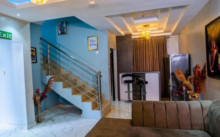 Grey Top Apartment