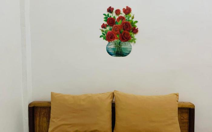 Queen's Room Rental 1