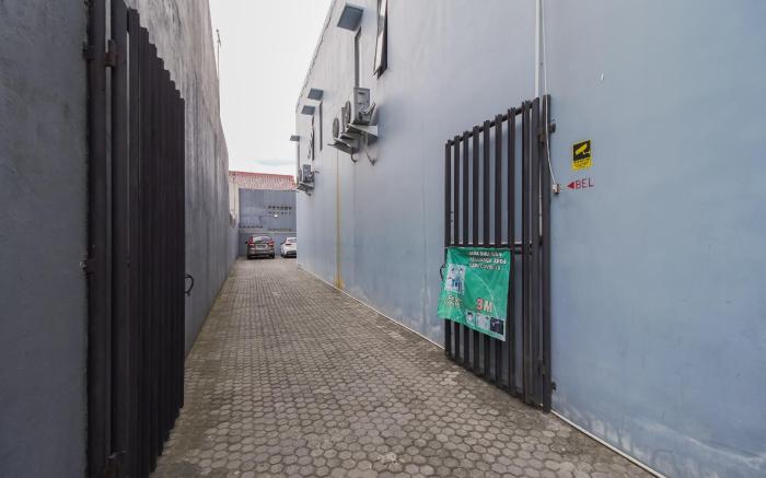 Urbanview Hotel Arafuru Residence Duren Sawit