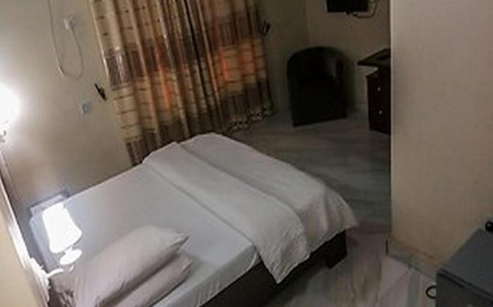 Carabana Hotel & Suites	