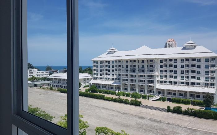 Energy Seaside Cha-Am by the Ong - Beachfront Accommodation Cha-Am