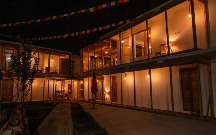 Gutur Glasswood Hostel - Outdoor Community Loft