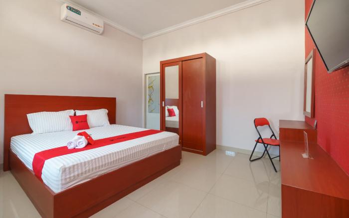 RedDoorz Syariah near UISU Medan