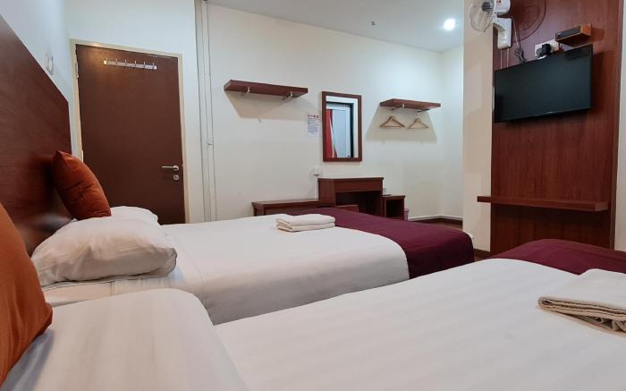 BIG RED HOTEL