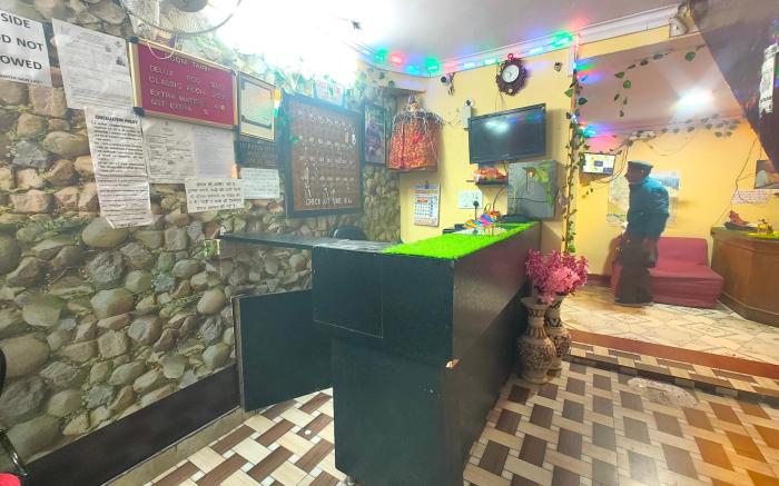Goroomgo Chand Regency Near Near Mall Road Nainital
