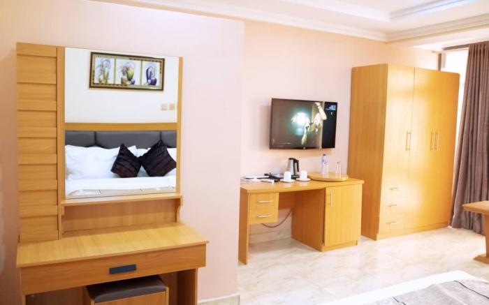 Madaki's Executive Suites