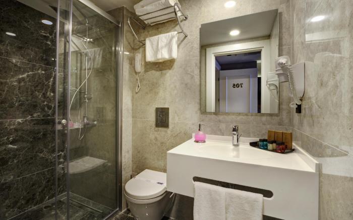 Dora Pera Hotel