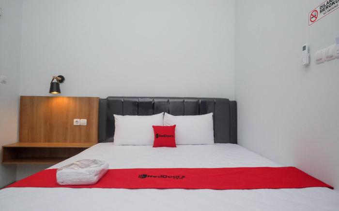RedDoorz Plus near Alun Alun Kota Blora