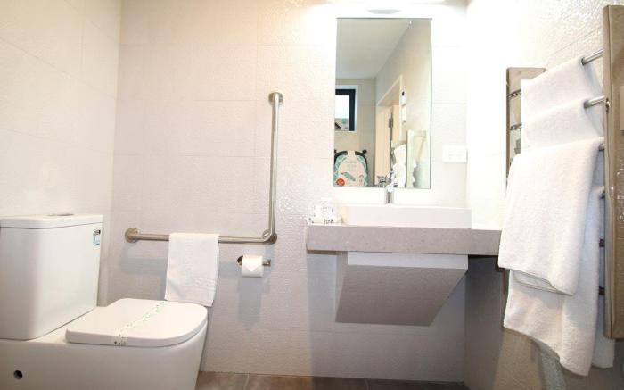 FERNZ Motel and Serviced Apartments Birkenhead