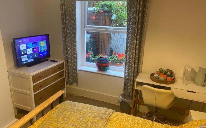 Lovely Private Accommodation with own Garden