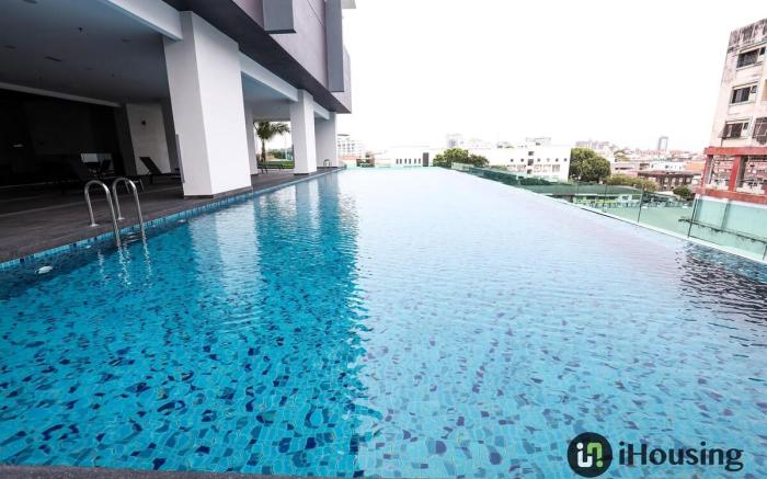 Ong Kim Wee 3BR Condo NearJonker 1002 By I Housing