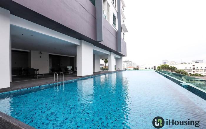 Ong Kim Wee 3BR Condo NearJonker 1002 By I Housing