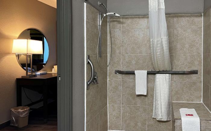 Econo Lodge Spring Lake near Fort Bragg