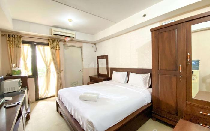 Studio at 1st FL Metropark Condominium By Travelio