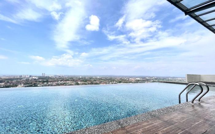 Ins Suite @ The Quartz Residence-Infinity Pool