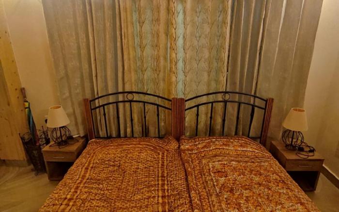 Private Cottage near Mall Road + Mountain View