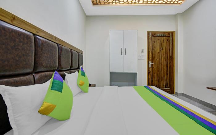 Hotel Royal Salute, Zirakpur