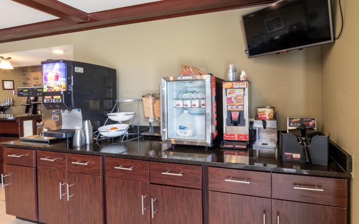 Cobblestone Inn & Suites - Eaton