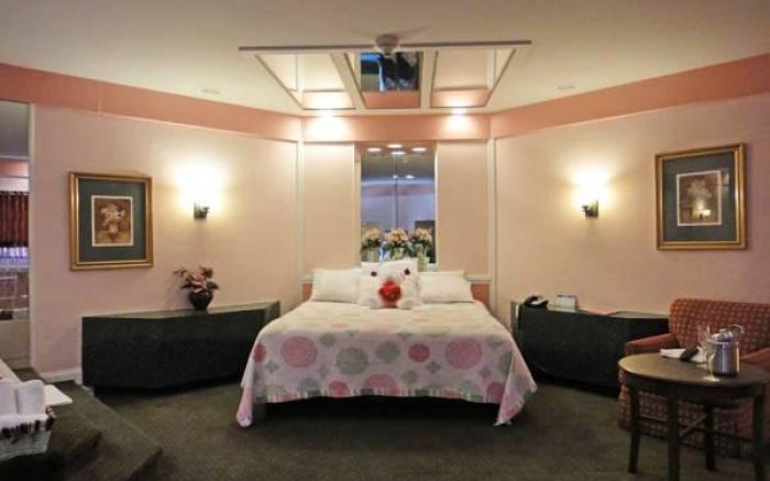 Inn of The Dove Romantic Luxury & Business Suites