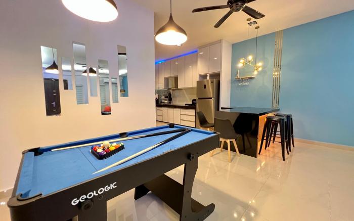 TcVila 12PAX NearTC DinosaurLand PoolTable, Netflx