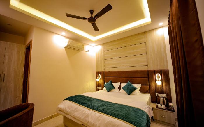 Mokshda Premium Hotel And Restaurant