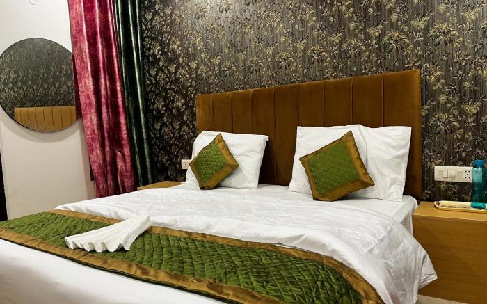 Roomquet Comfort Inn