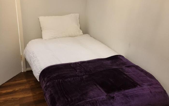 Cosy 3 bed Apt/contractors/families/free parking