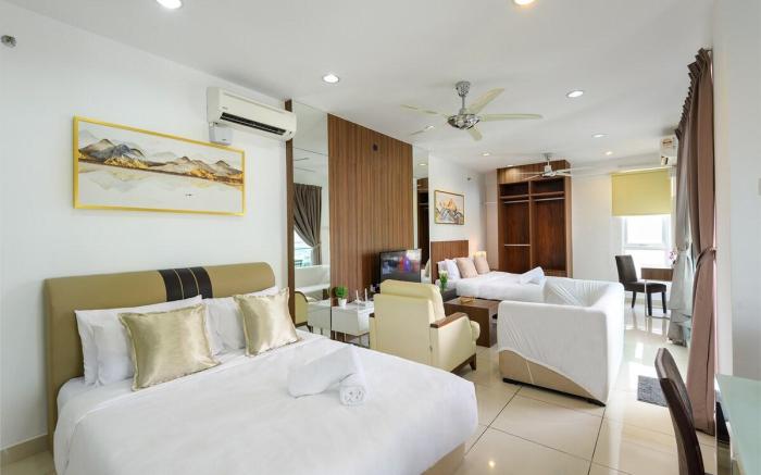 Comfy Studio/Gurney/Mansion One
