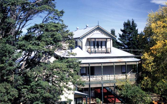 Leura House