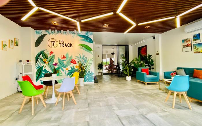 The Track Homestay - Near Bai Dai Beach