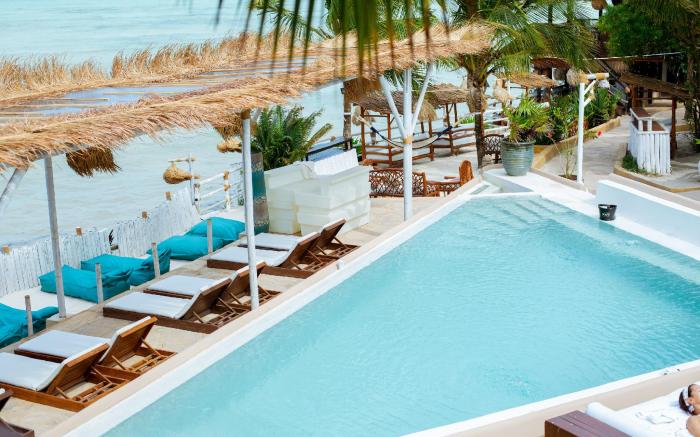 CORAL ROCKS HOTEL & RESTAURANT