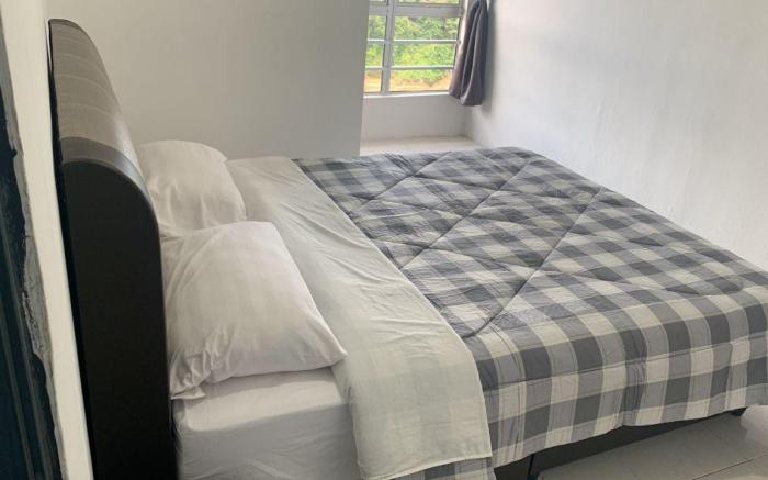Sweet Home 2 Emerald Avenue (10Pax) 912 (Wifi)