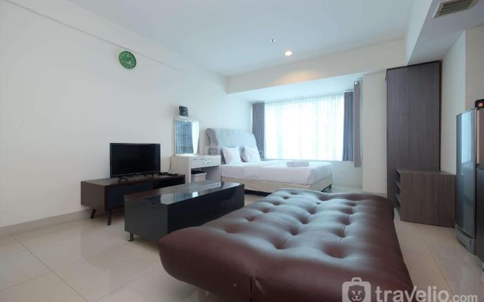 Minimalist Studio Grand Kamala Lagoon By Travelio