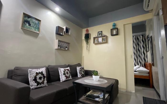 Myra’s Affordable Condo w Bedroom & Free WiFi